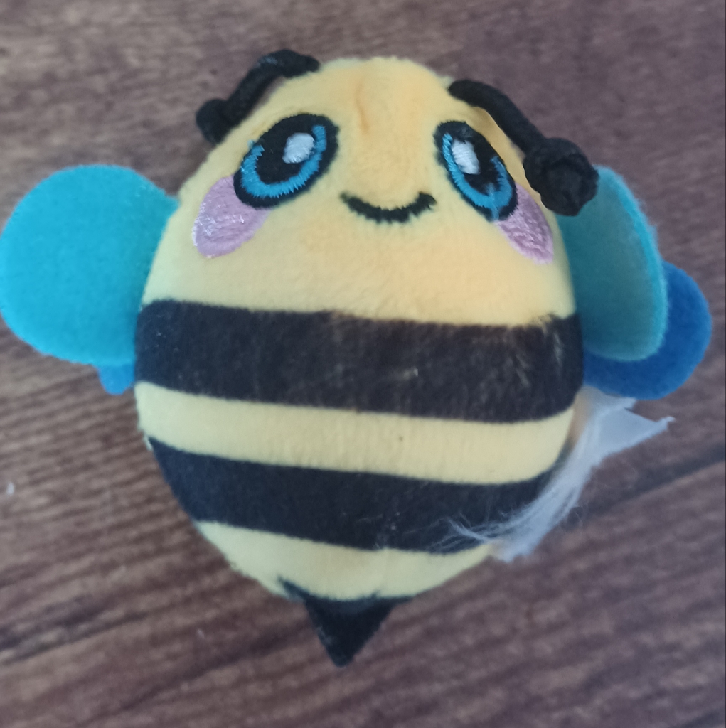 Pikmi Pops Surprise Scented Plushie Beanie Keychain